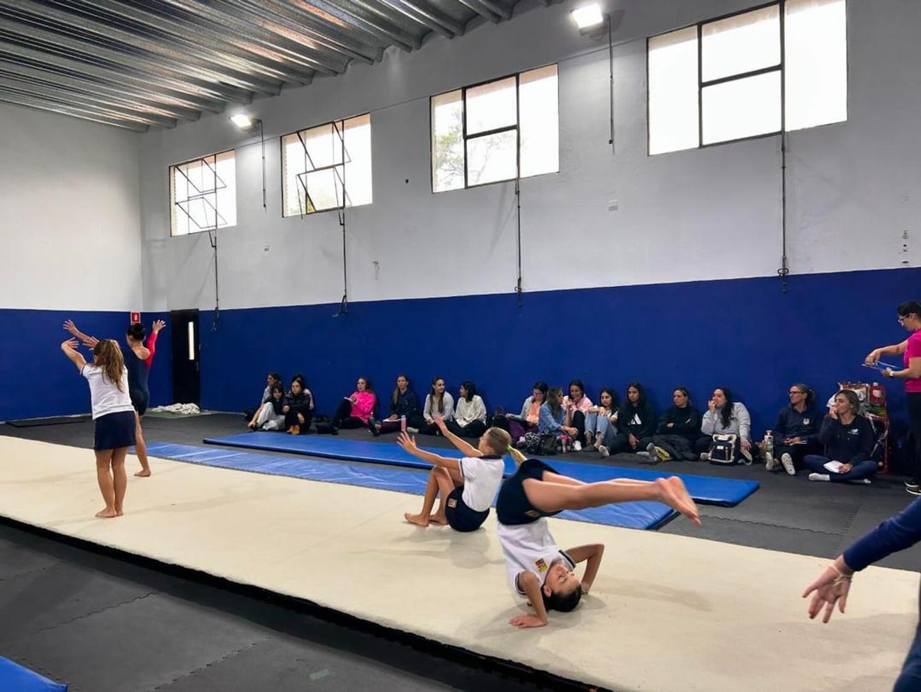 Gimnasia artística: Torneo Participación de ADIC en el gimnasio de San Juan Bautista