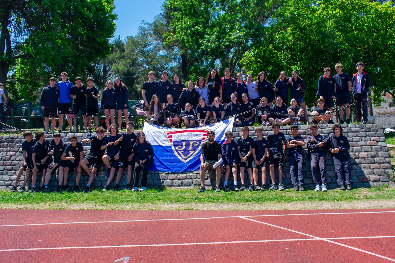 Atletismo de secundaria con ocho institutos, Academia ADIC y 298 alumnos en la pista del Prado