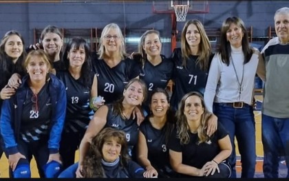 Mamivóleibol: La Mennais Celeste campeón de la Copa de Oro y Santa Elena Lagomar de la de Plata Mamivóleibol: La Mennais Celeste campeón de la Copa de Oro y Santa Elena Lagomar de la de Plata