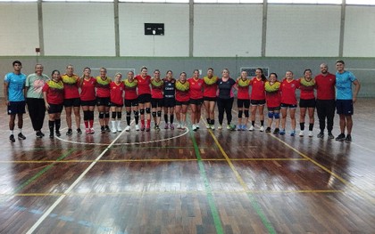 En Plaza 12 y Maturana comenzaron los torneos de mamihandball En Plaza 12 y Maturana comenzaron los torneos de mamihandball