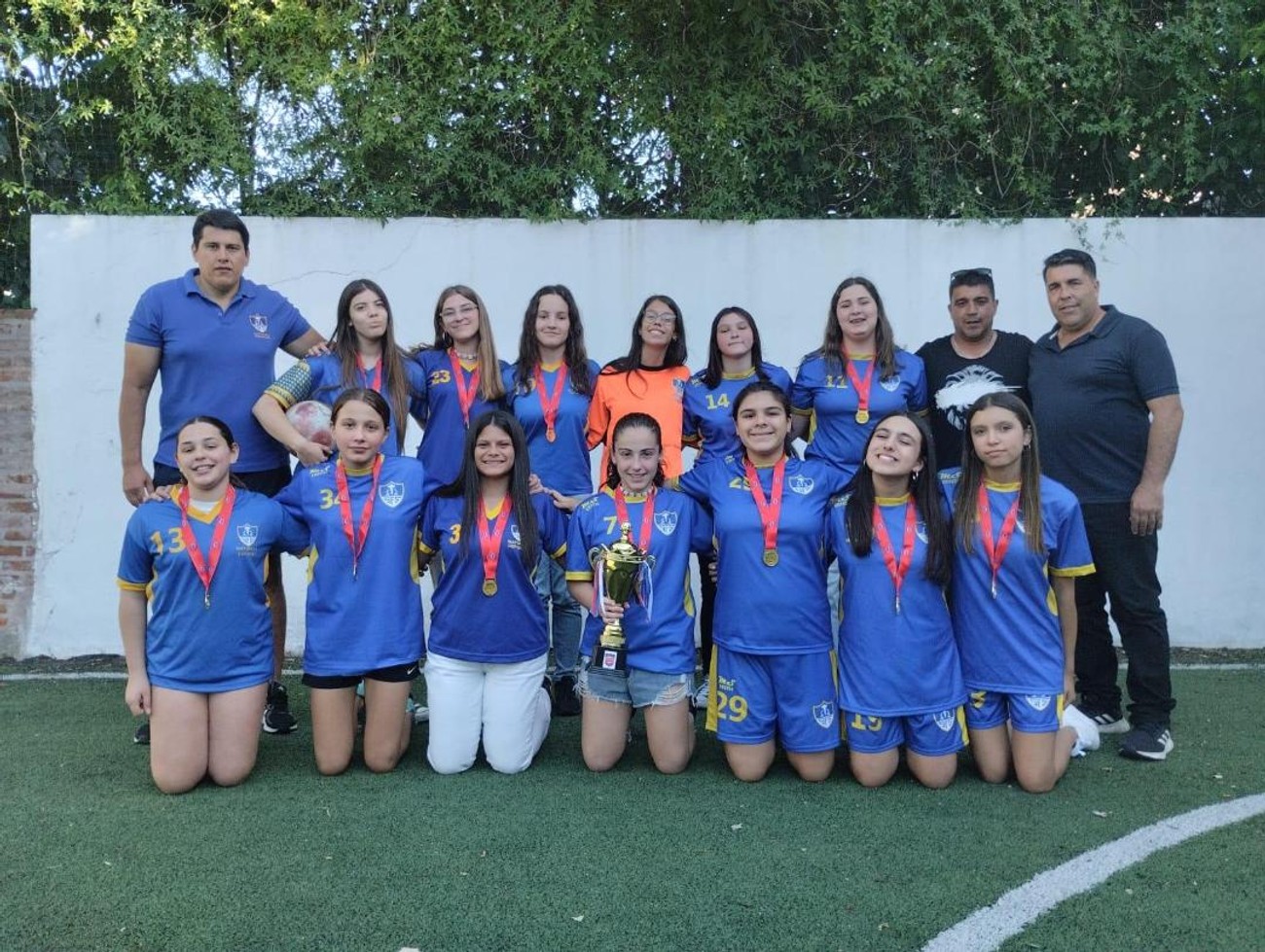 Fútbol femenino: comienza con 15 equipos en dos categorías; mirá quiénes participan