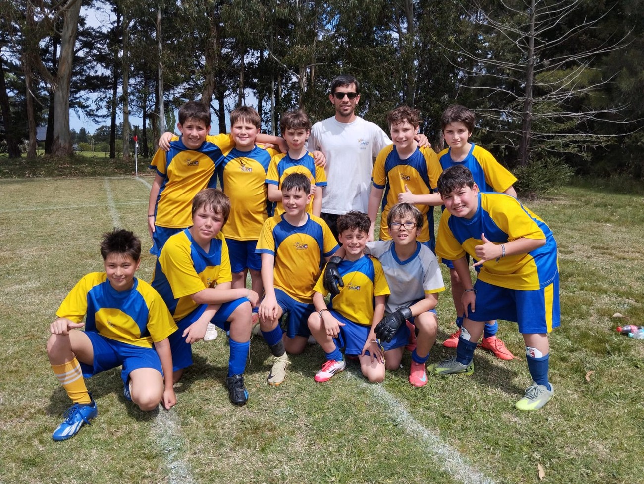 San Juan Bautista ganó la Copa de Oro y Scuola Italiana la de Plata en la jornada de fútbol sub 12