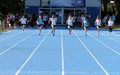 Atletismo de secundaria en la Pista Oficial del Parque Batlle
