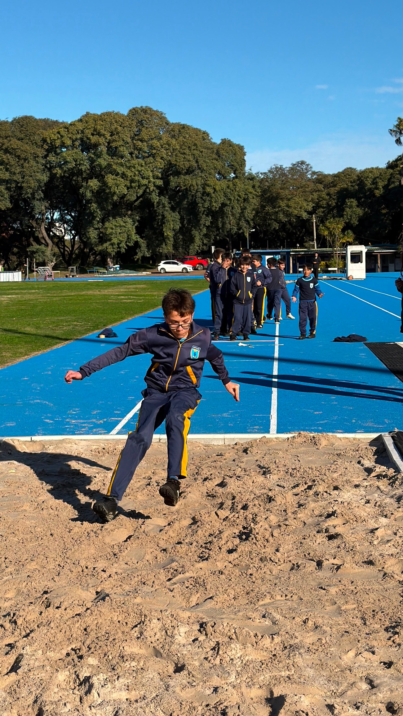 atletismo-impulso-en-pista-oficial-del-parque-batlle-foto-7 atletismo-impulso-en-pista-oficial-del-parque-batlle-foto-7
