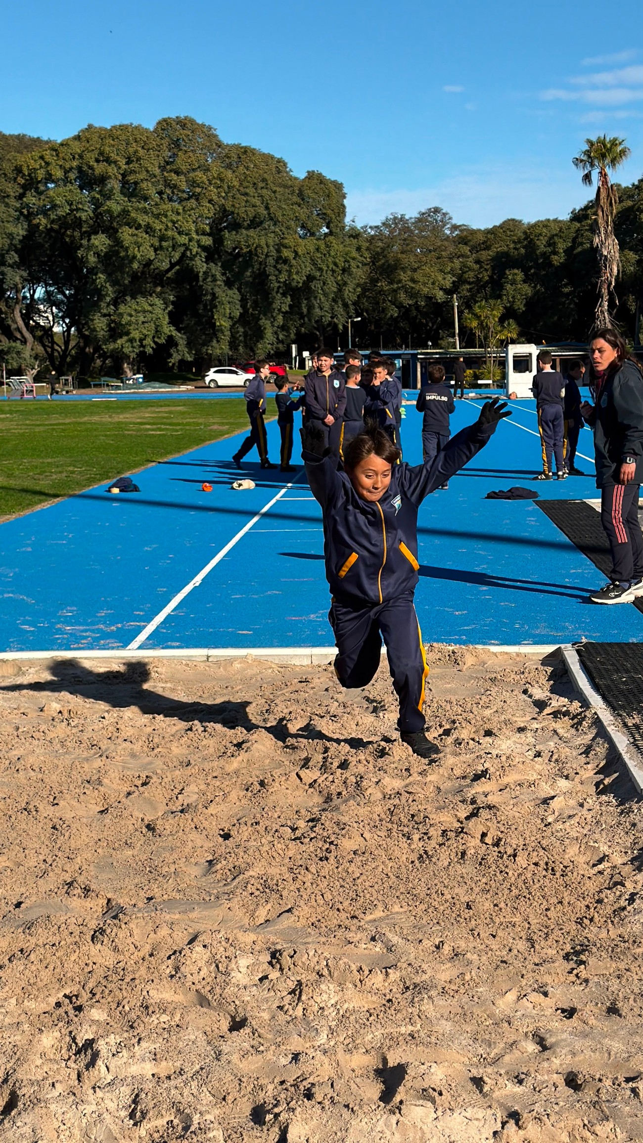 atletismo-impulso-en-pista-oficial-del-parque-batlle-foto-6 atletismo-impulso-en-pista-oficial-del-parque-batlle-foto-6