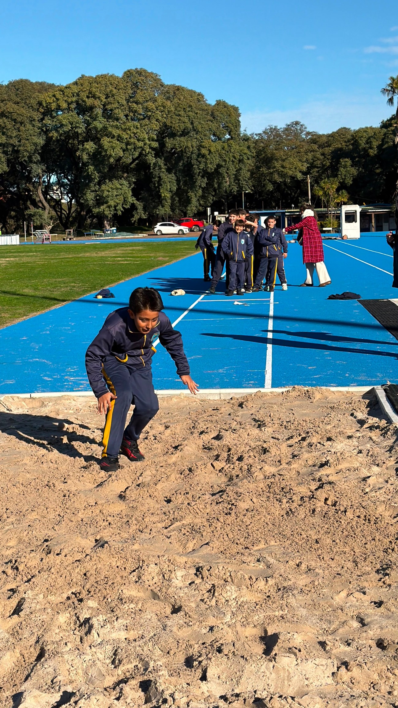 atletismo-impulso-en-pista-oficial-del-parque-batlle-foto-8 atletismo-impulso-en-pista-oficial-del-parque-batlle-foto-8