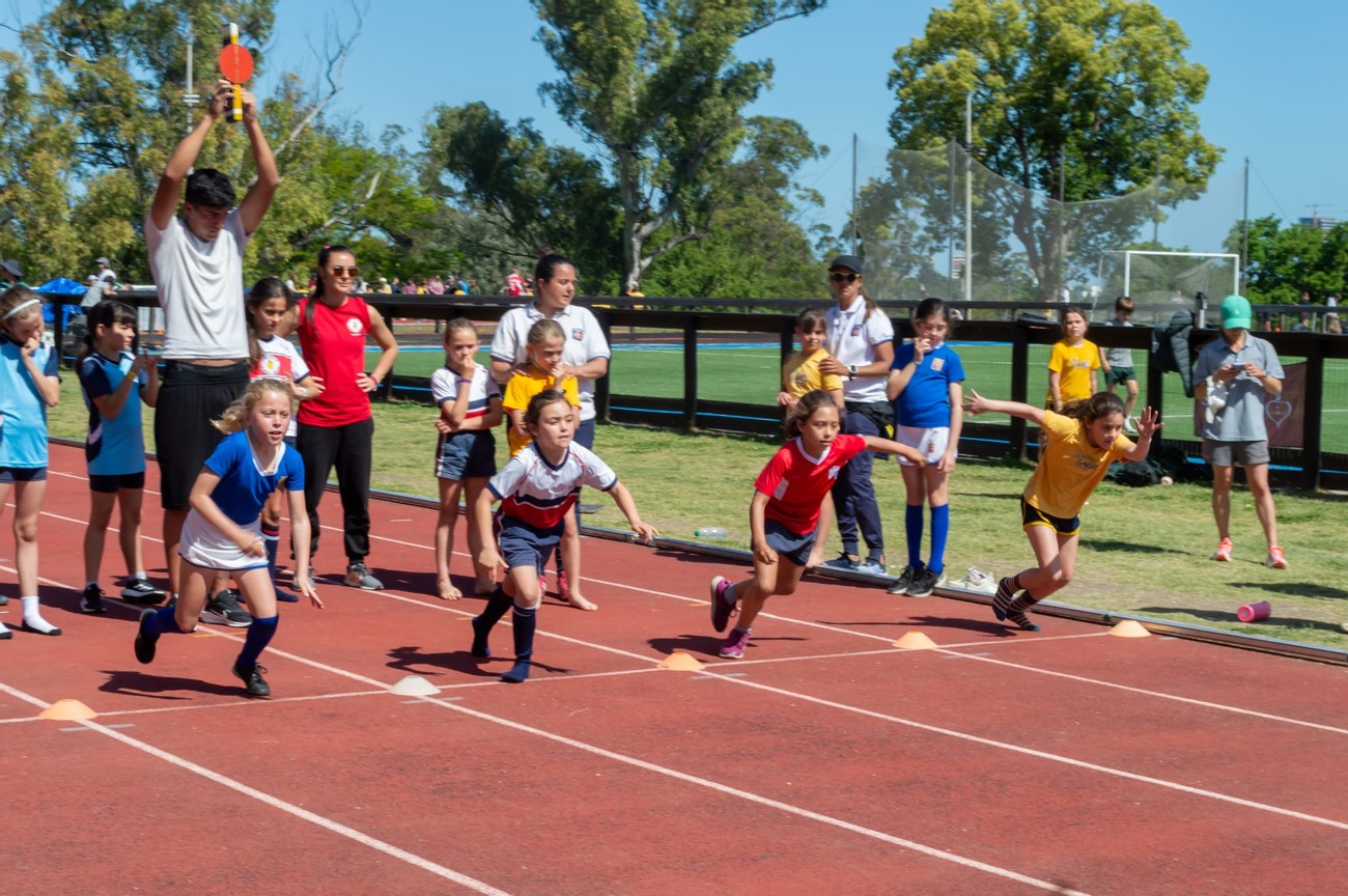 Se realiza este fin de semana el Torneo Apertura de atletismo de sub 8 a sub 12 en la Pista Prado: conocé los detalles