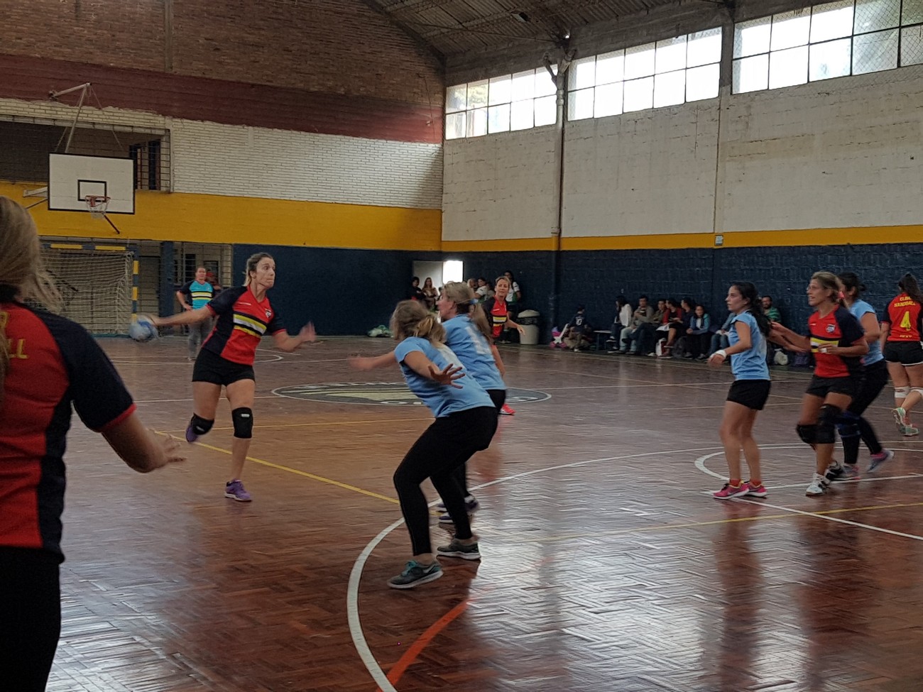 Elbio Fernández: en Mami-handbol como en la época del colegio