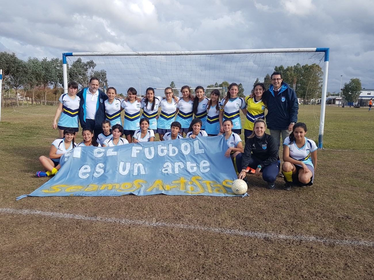 Equipo sub 16 de fútbol de Liceo Impulso: "Todas somos una" Equipo sub 16 de fútbol de Liceo Impulso: "Todas somos una"