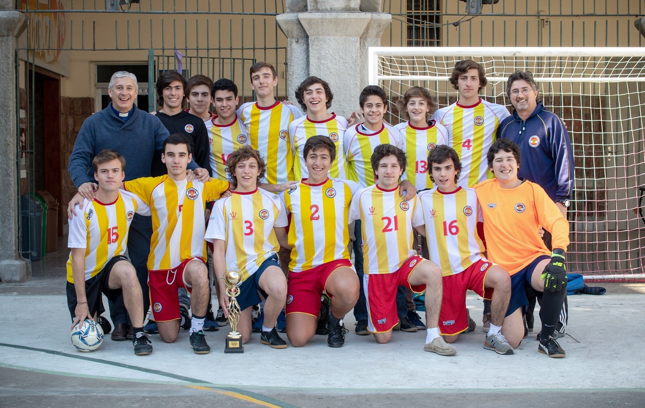 Juan XXIII se quedó con la Copa de Oro Juan XXIII se quedó con la Copa de Oro