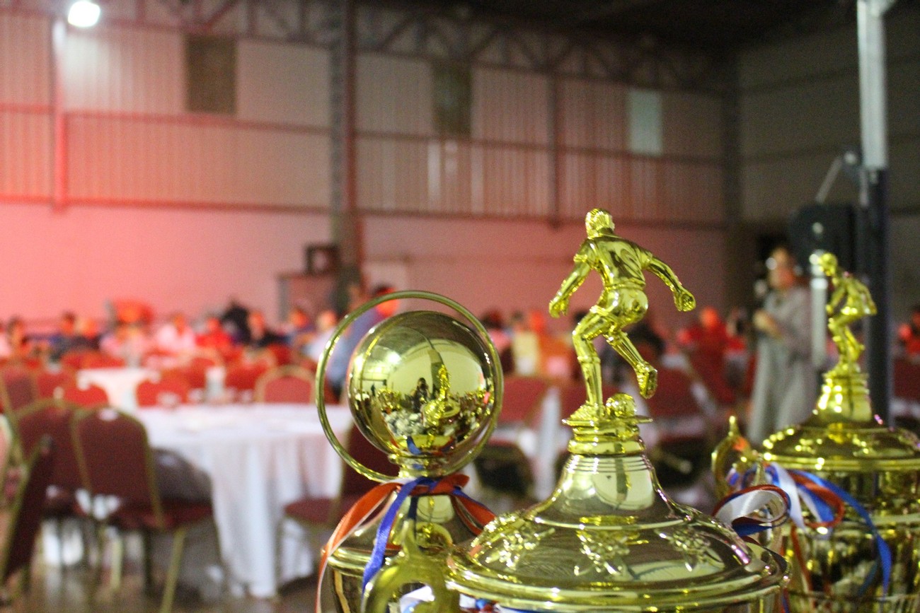 El torneo de básquetbol de secundaria lo juegan 37 equipos en tres categorías El torneo de básquetbol de secundaria lo juegan 37 equipos en tres categorías